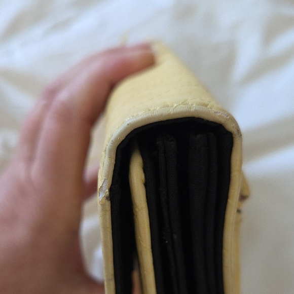 💖Tahari Mustard Quilted Women's Wallet - Picture 10 of 12